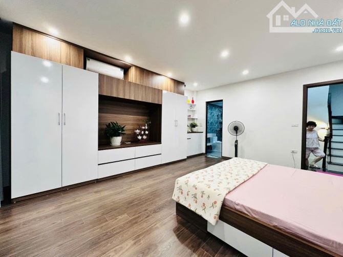Bán nhà Đội Cấn, Hơn 11 Tỷ, DT 45m, 6 tầng, Thang máy, xây mới, nội thất đầy đủ - 1