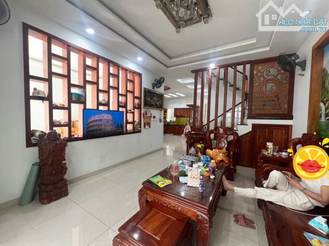 NHÀ ĐẸP TÂN PHÚ CẦN BÁN GẤP!!!, GIÁ chỉ 3,8 tỷ,  sổ riêng, sát bên nhà GA T3 - 1