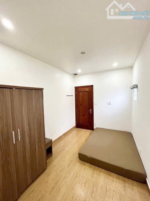 TÀI SẢN SINH LỢI ! Tòa Nhà CHDV Nguyễn Cảnh Dị, P.4 | DT: 8 X 26m | Hầm,8 tầng, st | - 1