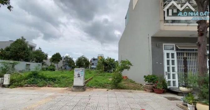 Bỏ ra 1ty500triệu sở hữu ngay lô đất vị trí gần sân bay Long Thành, 100m2, SHR - 1