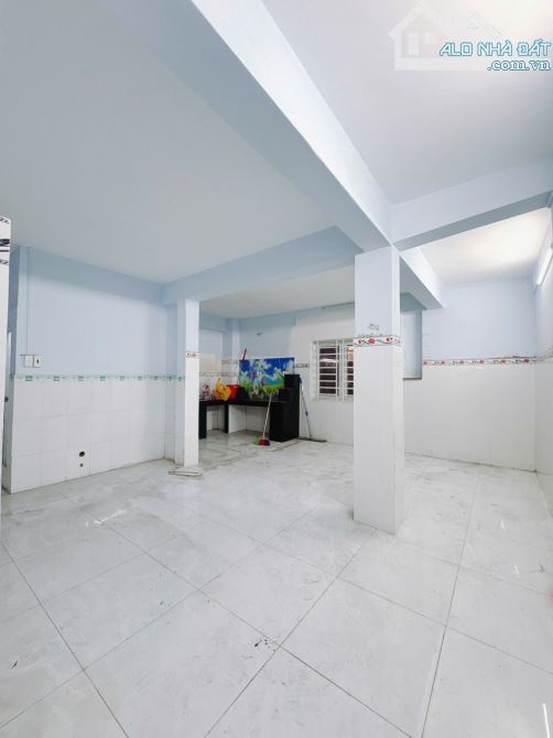 ⭐️⭐️⭐️ Nhà SHR Mặt tiền chợ Khiết Tâm 2 tầng 128m2, Vuông – Lê Thị Hoa TP.Thủ Đức - 1