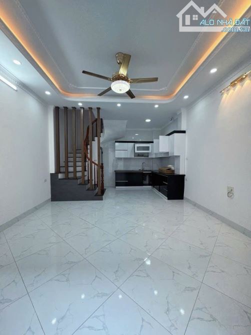 Nhà Nguyễn Lam, Phúc Đồng  5 tầng, mặt tiền 4.5m, 5.75tỷ - 1