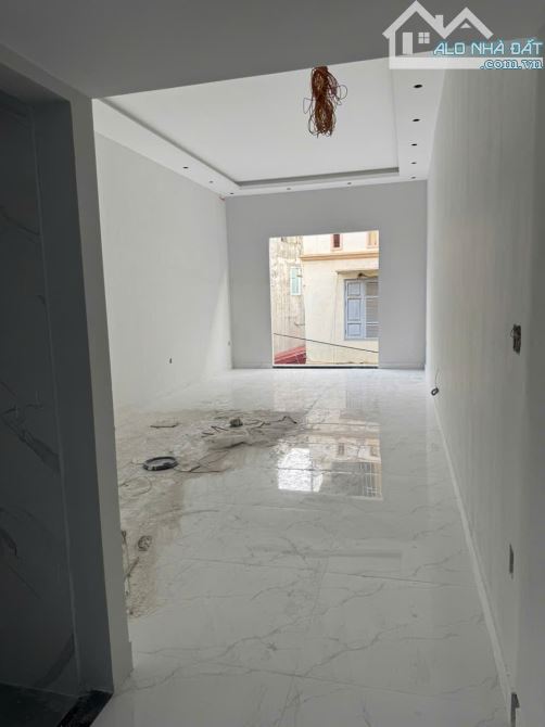 Bán nhà ngõ Văn Cao, cực đẹp về ở luôn. Diện tích rộng mà giá quá ok - 1
