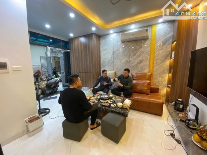 Hiếm Đẹp! Trung phụng- khâm thiên, 40m -5 tầng rộng thoáng, gần Phố ở ngay - 1
