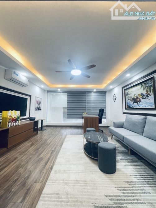 BÁN NHÀ ĐƯỜNG MỄ TRÌ: 40M2 5T MT5M - DÂN XÂY - 1 NHÀ RA PHỐ - Ô TÔ TRÁNH - CHỈ 7.9 TỶ