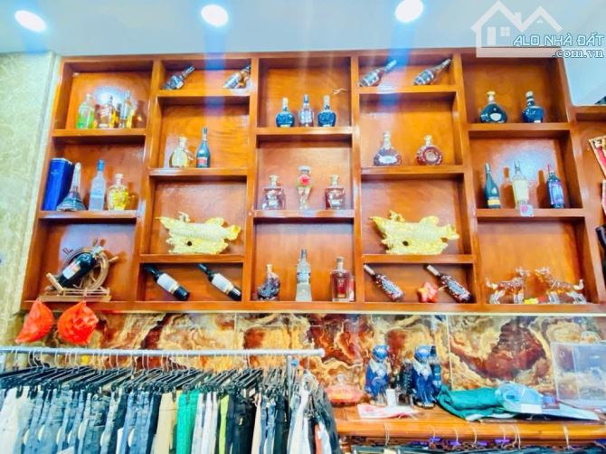 MẶT TIỀN GẦN CHỢ TÂN HƯƠNG - NGANG KHỦNG 6.1M - 2 TẦNG - GIÁ 12.X TỶ - 1