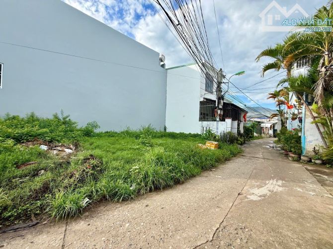 💥💥 Bán lô góc 2 mặt tiền Vĩnh Thạnh - Nha Trang - đường rộng 4,5 mét - DT : 98,6m2 - 1