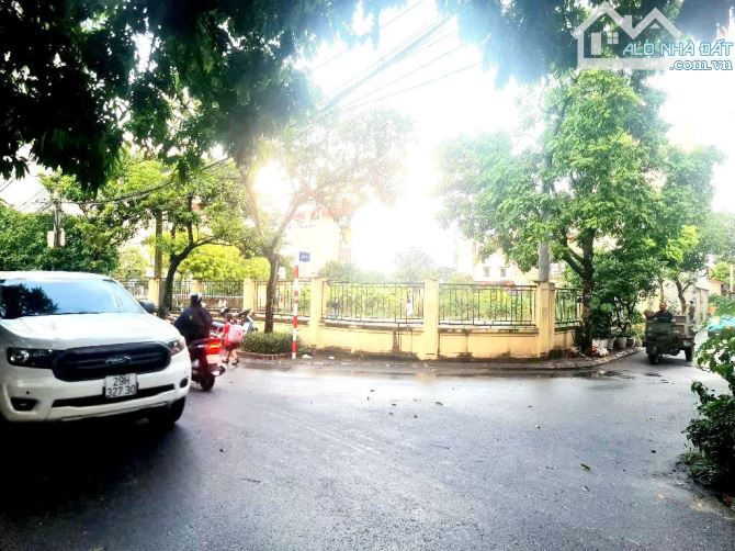 BÁN ĐẤT RÂU QUỲ –GIA LÂM- MT RỘNG 4.7M -ĐƯỜNG THÔNG🚗 Ô TÔ TRÁNH – 🅿️ VỈA HÈ –5xx TỶ - 1