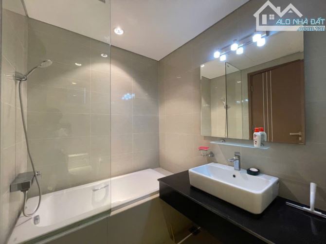 Cho thuê căn hộ tầng 12 toà L4 Ciputra, Diện tích:114m2,3pn, đủ đồ đẹp - 1
