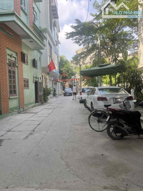 Bán đất Đại Mỗ mặt tiền siêu lớn, sổ 70m2 Vuông vắn, Ô TÔ vào nhà sổ đỏ  chính chủ - 1