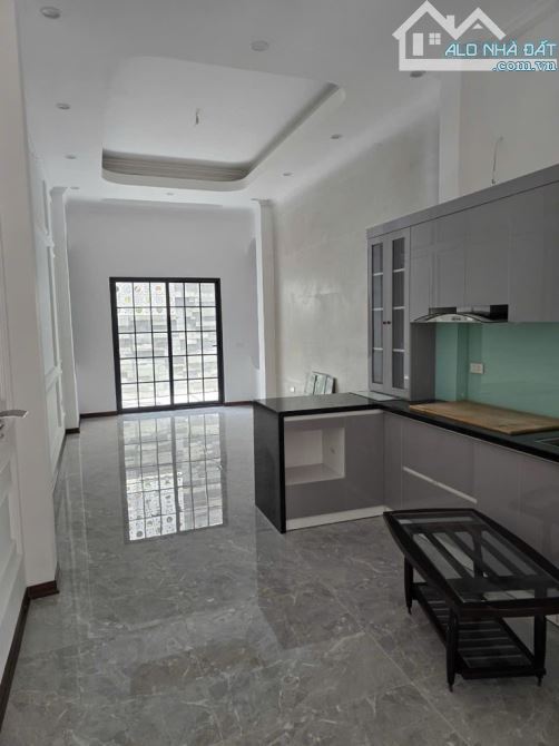 ĐẦU NGÕ VƯƠNG THỪA VŨ, THÔNG Ô TÔ, DÂN TRÍ CAO, 79M2, GIÁ 20 TỶ