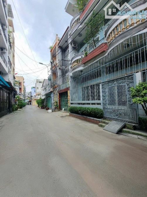 Quận 11-Nhà đẹp-Hẻm ô tô 7M-Sát mặt tiền Lạc Long Quân-P3-86m2-6,8x13-4tầng-4PN - 1