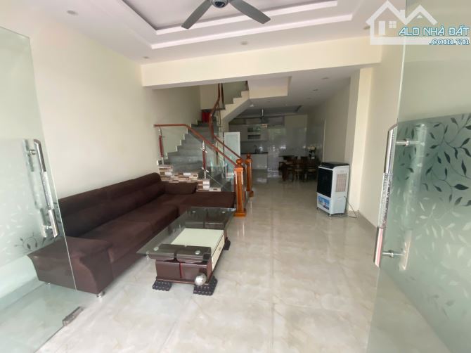Cho thuê nhà phố Văn Cao vị trí đẹp, 5 p.ngủ (55m2). - 1