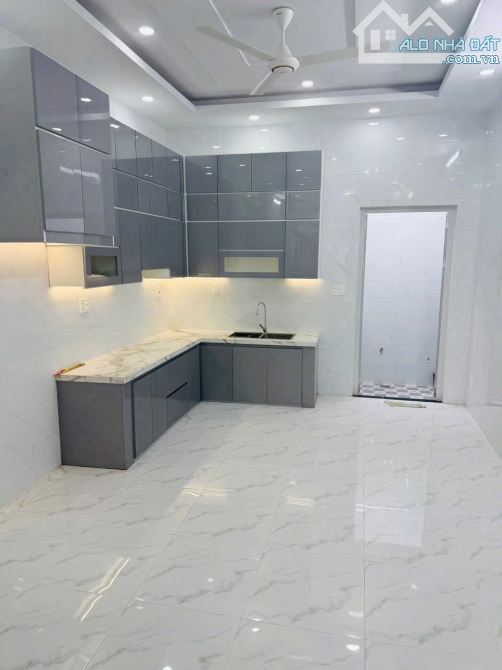 Bán nhà 3 lầu Hoàng Hữu Nam nhà mới 3 tầng giá 6.1 tỷ - 1