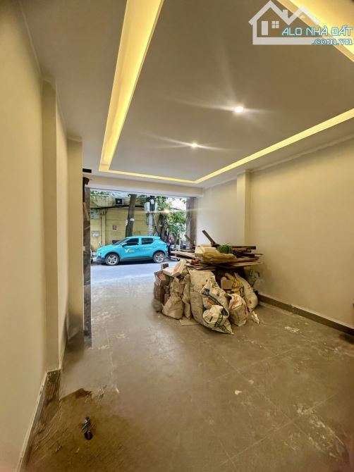 SIÊU PHẨM PHÂN LÔ HOÀNG CẦU - 62M2 - 5T THANG MÁY - GARA - Ô TÔ ĐỖ CỬA – SÁT VĐ1 - 1