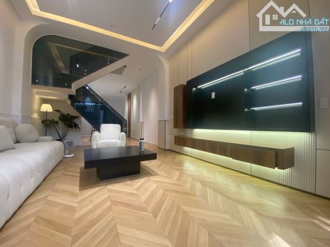 Quận Tân Bình-Nhà đẹp-Hẻm ô tô 5M-Sát MT Phan Huy Ích-P15-60m2-4x15-4tângd-4PN,5WC - 1