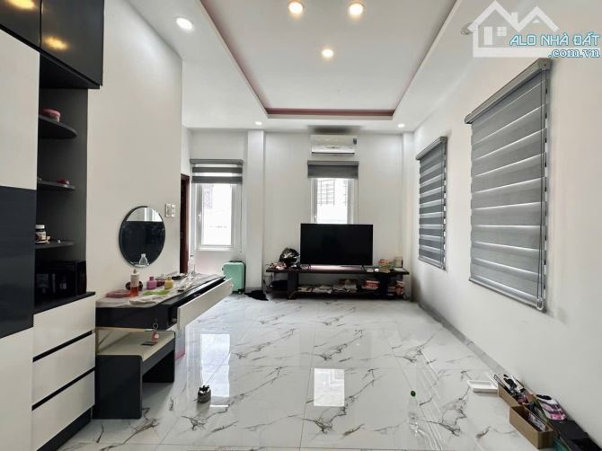 Bình Thạnh - HXH Nguyễn Văn Đậu - 40m2 - 5 tầng - Sổ vuông - Không QH ở ngay -Chỉ 7.7T TL - 1