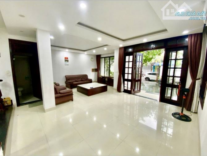 SỤP HẦM - BÁN BIỆT THỰ 3 TẦNG, DT 200M2 - MẶT TIỀN PHAN VĂN TRỊ, CẨM LỆ - CHỈ 13.9 TỶ - 1