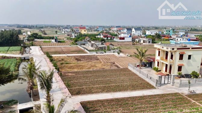 Cần bán lô đất sổ đỏ full thổ cư 100m2 mặt biển - 1