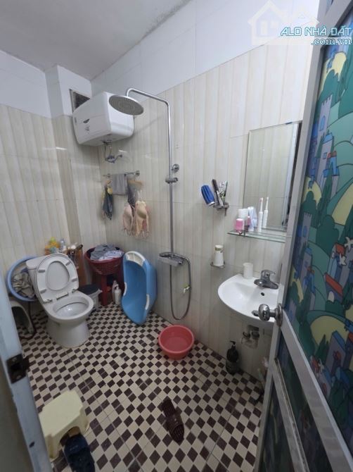 QUAN HOA CẦU GIẤY 28M x MT 4,1M GIÁ 6,8 TỶ NGÕ RỘNG 3M,THÔNG CÁC HƯỚNG - 1