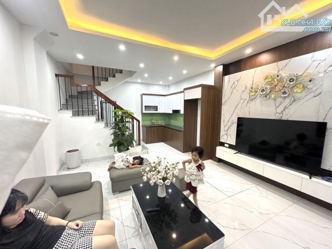 Cần bán căn nhà Vĩnh Khang Ngọc Hồi lô góc 4 tầng hơn 5 tỷ - 1