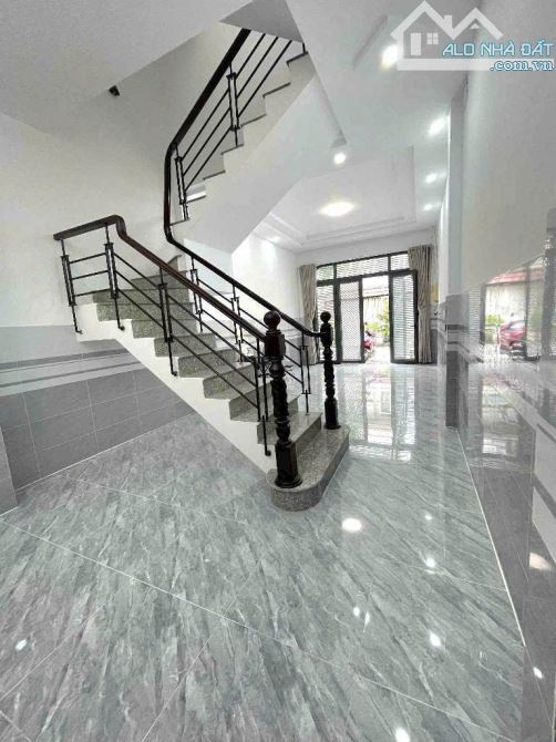 MẶT TIỀN KHU VIP TÊN LỬA NGAY CHỢ CÂY DA SÀ - 4 X 13M - 3 TẦNG - CHỈ 8.1 TỶ TL - 1