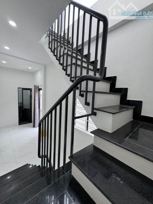 # Kiệt 3.5m thẳng 30m ra Trưng Nữ Vương gần Cầu Rồng, 40m2, 3 tầng, 3 mặt thoáng, 3.xx tỷ - 1
