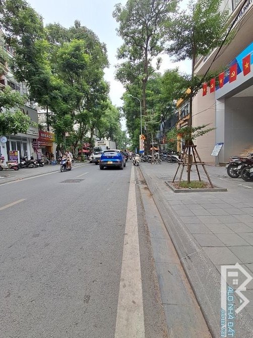 Bán  nhà  kđt định công 104m2  4 tầng  vĩa hè đá bóng cạnh công an phường sổ phân lô  34 t - 1
