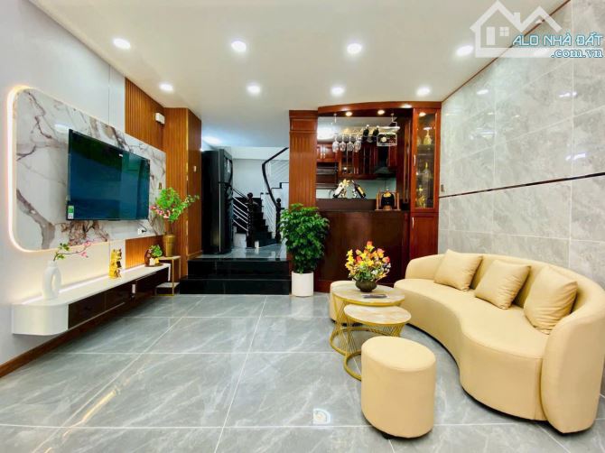 Bán nhà Gò Vấp - Giá tốt, sổ hồng riêng! Giá 2 tỷ 150 với 38m² xây 1 trệt 3 lầu, gần chợ - 1
