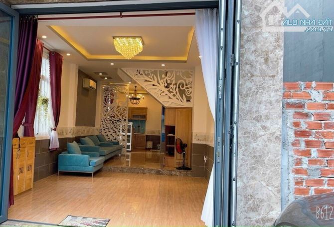 BÁN NHÀ 1 TRỆT 2 LẦU MỚI ĐẸP, CĂN GÓC HẺM Ô TÔ HUYỀN TRÂN CÔNG CHÚA - 1