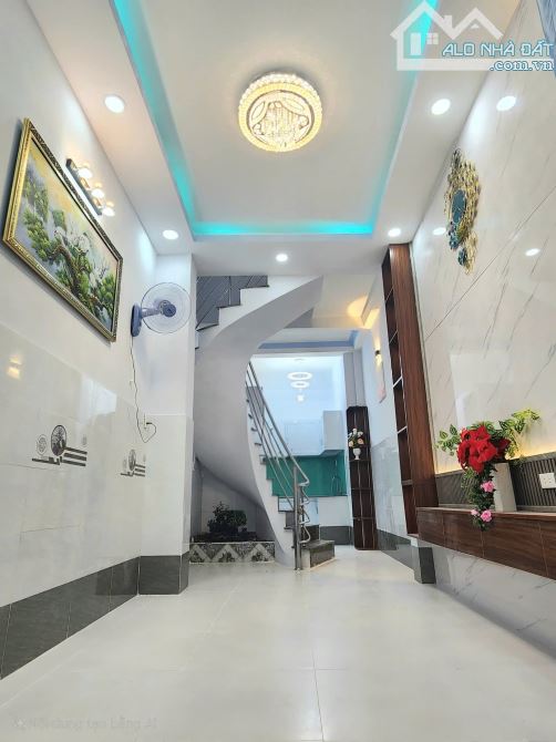 Bán nhà quận 8. Hẻm trước nhà 4m. Cách mặt tiền đường 50m - 1