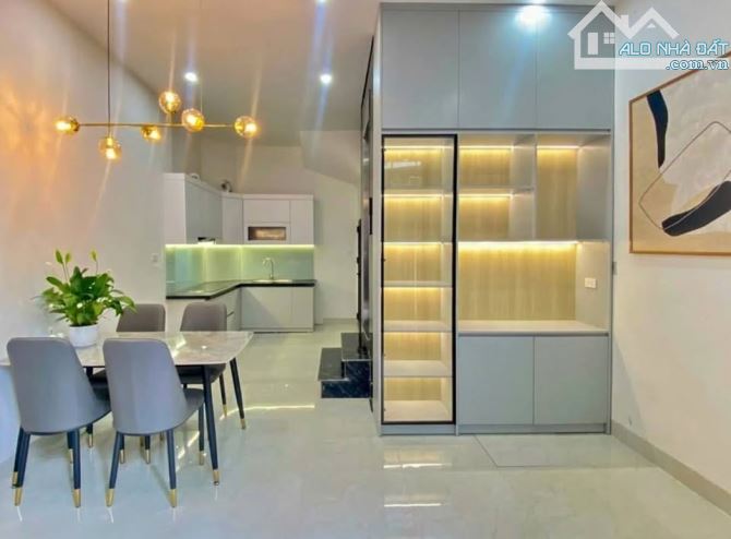 CHỈ 8.XX TỶ - 45M BÁN NHÀ NGỌC THUỴ- GẦN Ô TÔ- GẦN NHÀ VĂN HOÁ - THANG MÁY- FULL NỘI THẤT. - 1