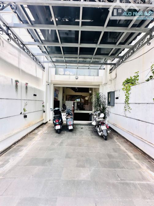 VIP!!! HXH 6m Ngay Nguyễn Văn Trỗi, Tân Bình, 7 Tầng, Thang Máy, Chỉ 33 Tỷ - 1