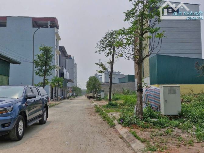 BÁN ĐẤT 63 4 5.5 TỶ- NGÕ THÔNG - Ô TÔ ĐỖ CỬA - ĐÔNG MỸ - THANH TRÌ - 1