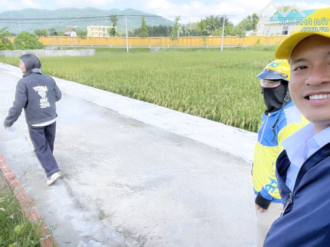 TÀI CHÍNH NHỎ MUA ĐẦU CƠ TÍCH LUỸ- ĐƯỜNG RỘNG RÃI OTO VÀO- ĐẤT FULL THỔ CƯ NỞ HẬU- 200m TR - 1