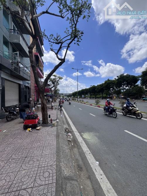 BÁN NHÀ MẶT TIỀN KINH DOANH PHẠM VĂN ĐỒNG- 77 M2 NGANG 4.8 M- CHỈ 18.x TỶ. - 1