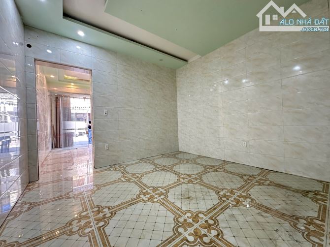 Nhà mặt đường Nguyễn Công Trứ - tuyến 2 Hàng Kênh - Hồ Sen, 58m2 - ngang 4.4m - 3 tầng - 1