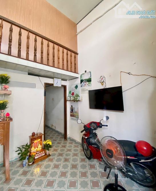 Bán nhà cấp 4 gác lửng hẻm Võ Thị Sáu, phường Phước Long. Giá chỉ 1 tỷ 7 - 1
