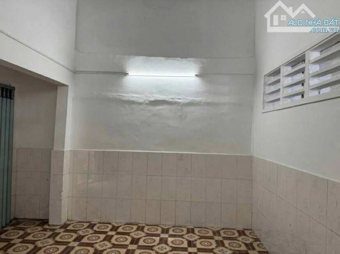 Cho thuê nhà trệt gác đường 30/4 tiện ở 3 triệu - 1