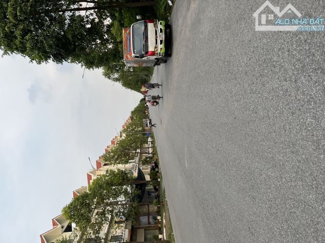duy nhất 1 căn liền kề kđt phú lương 90m² đường 30m vỉa hè 8m view hồ sen - 1