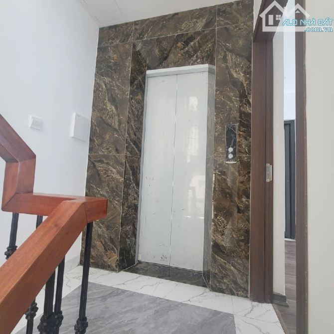 B.ÁN GẤP NHÀ  SÀI ĐỒNG LONG BIÊN, 6 TẦNG, THANG MÁY, Ô TÔ NGỦ TRONG NHÀ, NHỈNH 7 TỶ - 1