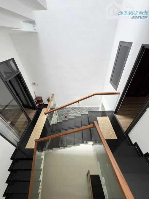 Bán Nhà MT 5.5m Phố Hàn Quốc, Sơn Trà, 3 Tầng, 100m2, thuê 30tr/th nhỉnh 15 tỷ - 1
