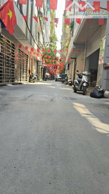 SIÊU PHẨM CẦU GIẤY.NGHĨA ĐÔ- 80 M X4T MT 4,5 M CHỈ CÓ 29,8 TỶ  PHÂN LÔ Ô TÔ TRÁNH VỈA HÈ-Ở - 1