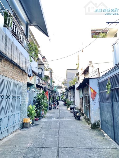 CHÍNH CHỦ 15 NĂM - 56M2 [4x14]- 3 TẦNG - NỞ HẬU - HẺM Ô TÔ THÔNG - GIÁP TÂN PHÚ - 1