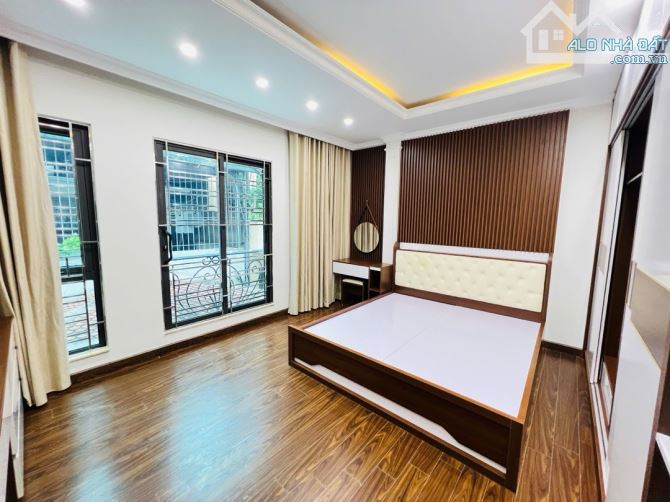CỰC HIẾM - Bán Nhà Hoàng Cầu, OTO TRÁNH, 7 tầng thang máy, giá 32 tỷ - 1