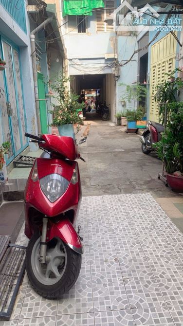 Vip TT Quận 5 -53m2- 4 tầng ngay chợ giá chỉ 6 tỷ 9..... - 1