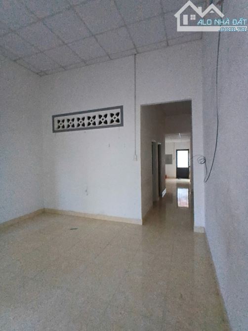 NHÀ CẤP 4 VÀO Ở NGAY ,113M2 MẶT TIỀN TRUNG ĐÔNG, ĐƯỜNG XE TẢI,  GẦN CHỢ THỚI TỨ - 1