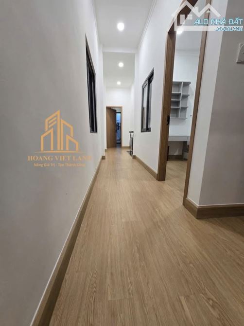 BÁN NHÀ 2 LẦU MẶT TIỀN NGUYỄN KHUYẾN. DT: 5x16,3M. GIÁ: 8,9 TỶ - 1