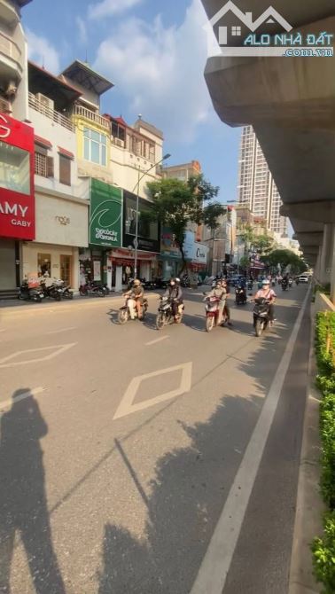 BÁN NHÀ MẶT PHỐ CẦU GIÁY CHỈ HƠN 12 TỶ 4 TẦNG ĐANG CHO THUÊ 21TR - 1