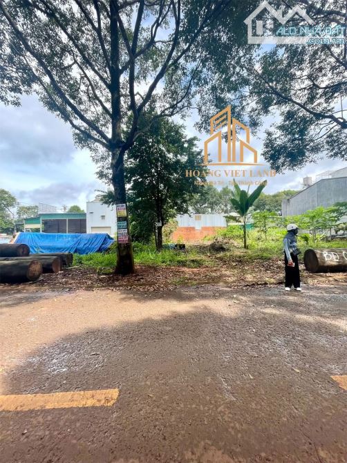 BÁN ĐẤT MẶT TIỀN ĐƯỜNG Y LINH NIÊ- KHU TÂN PHONG. DT: 5 x 23,7M. GIÁ: 3 TỶ - 1